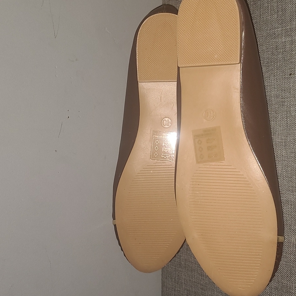 Flats - Picture 3 of 4